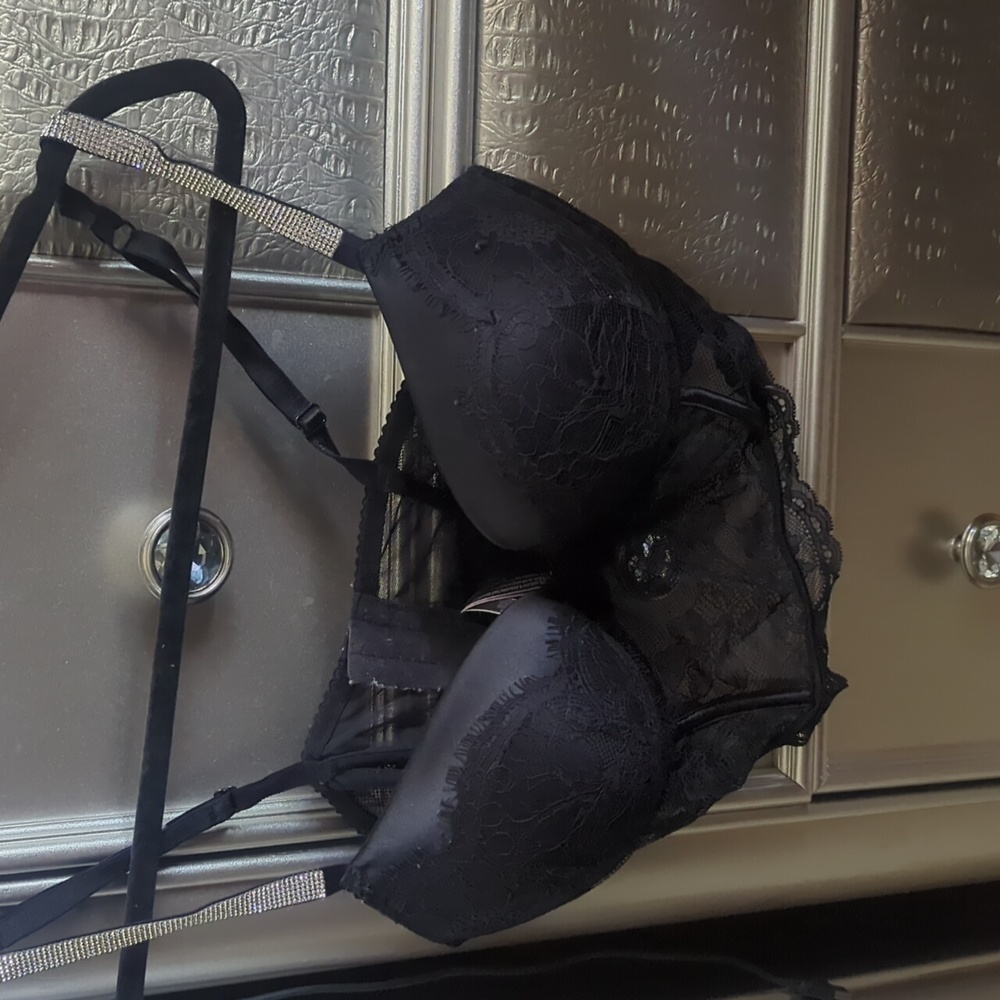 Victoria secret 2 cup push up bra